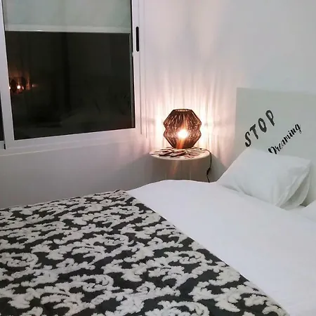 Central 2 Bedroom Cosy * ポルト