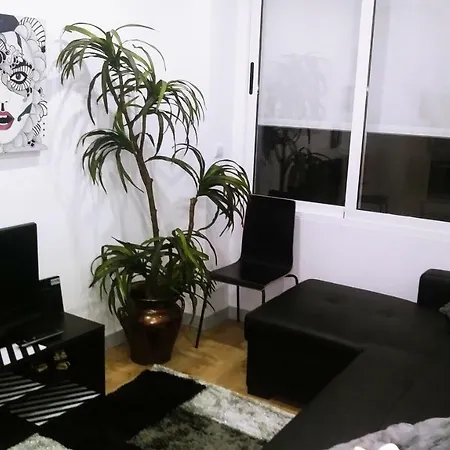 Central 2 Bedroom Cosy ポルト