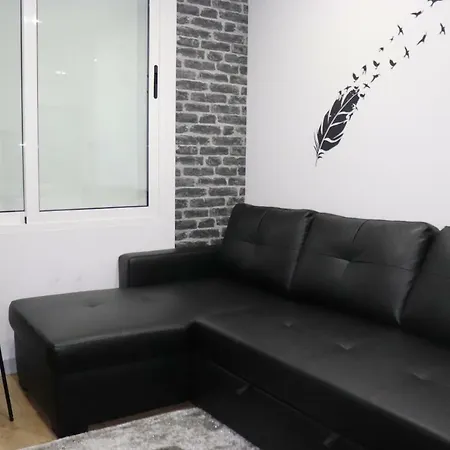 Central 2 Bedroom Cosy アパート