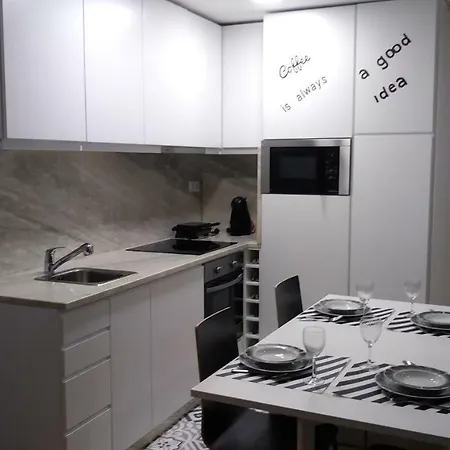 Central 2 Bedroom Cosy *